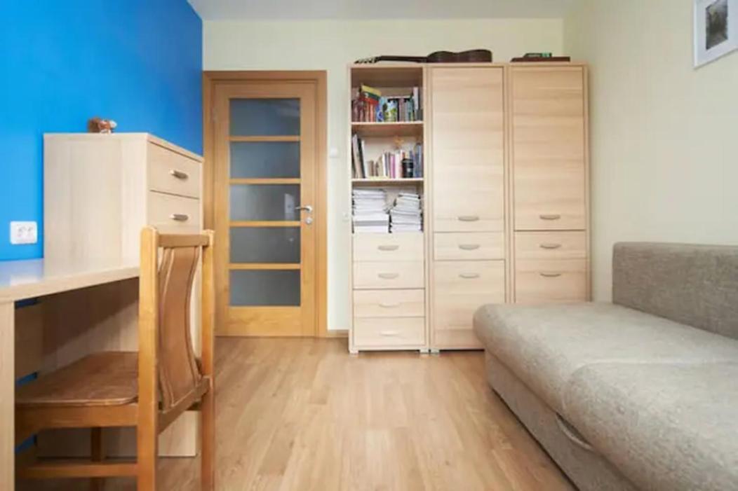Cozy Private Room In A Three Room Apartment Free Parking Feel Like At Home VNO Dış mekan fotoğraf